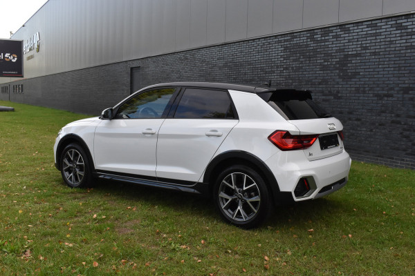 Audi A1 citycarver 30 TFSI Advanced Edition Automaat 2-tone kleur Pdc Stoelverwarming Cruisecontrol