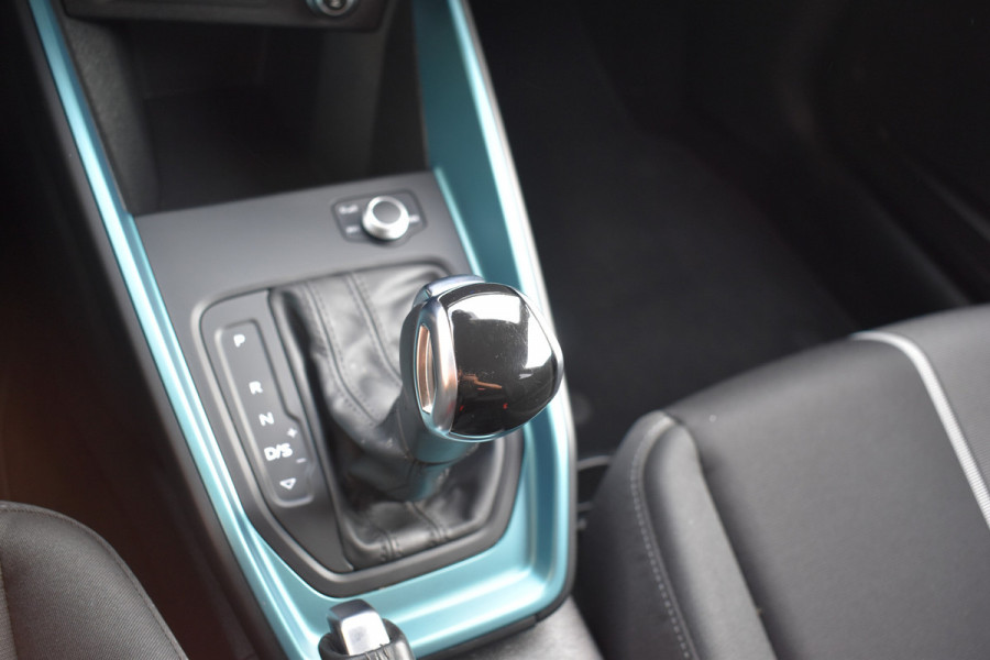 Audi A1 citycarver 30 TFSI Advanced Edition Automaat 2-tone kleur Pdc Stoelverwarming Cruisecontrol