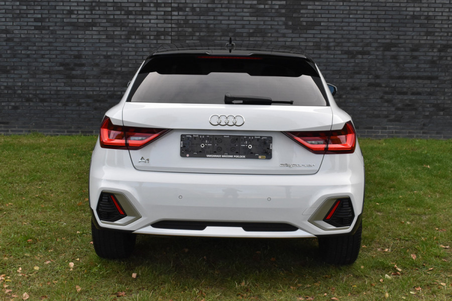 Audi A1 citycarver 30 TFSI Advanced Edition Automaat 2-tone kleur Pdc Stoelverwarming Cruisecontrol
