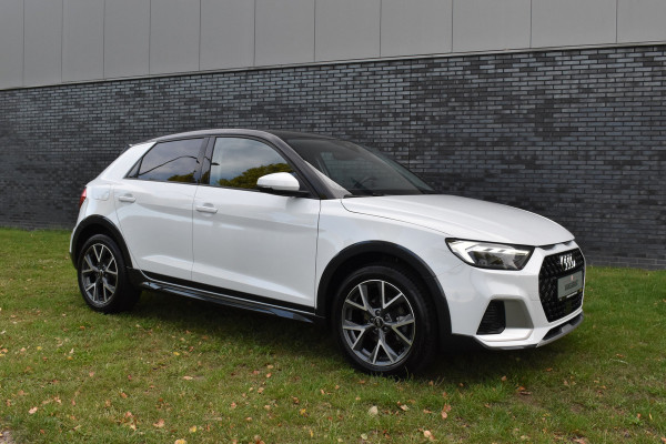 Audi A1 citycarver 30 TFSI Advanced Edition Automaat 2-tone kleur Pdc Stoelverwarming Cruisecontrol