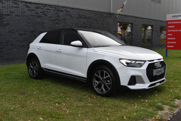 Audi A1 citycarver 30 TFSI Advanced Edition Automaat 2-tone kleur Pdc Stoelverwarming Cruisecontrol