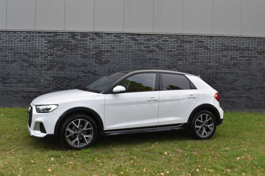 Audi A1 citycarver 30 TFSI Advanced Edition Automaat 2-tone kleur Pdc Stoelverwarming Cruisecontrol