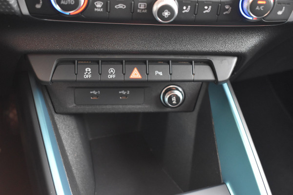 Audi A1 citycarver 30 TFSI Advanced Edition Automaat 2-tone kleur Pdc Stoelverwarming Cruisecontrol