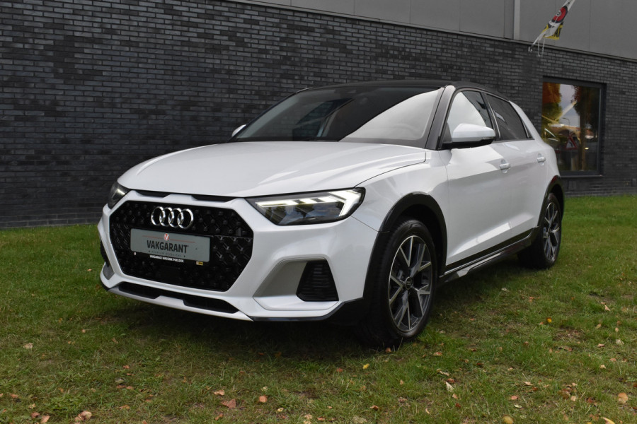 Audi A1 citycarver 30 TFSI Advanced Edition Automaat 2-tone kleur Pdc Stoelverwarming Cruisecontrol