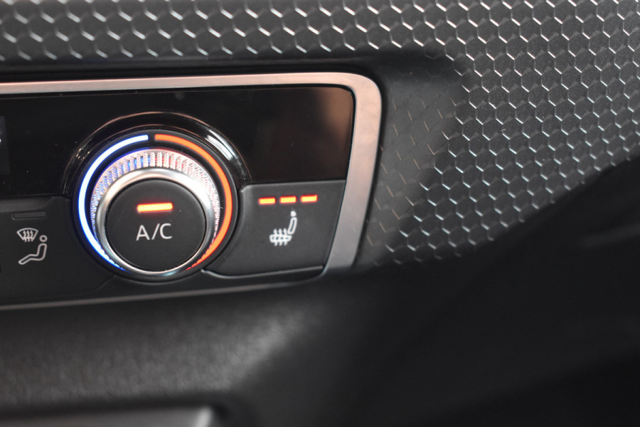 Audi A1 citycarver 30 TFSI Advanced Edition Automaat 2-tone kleur Pdc Stoelverwarming Cruisecontrol