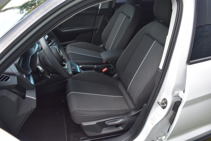 Audi A1 citycarver 30 TFSI Advanced Edition Automaat 2-tone kleur Pdc Stoelverwarming Cruisecontrol