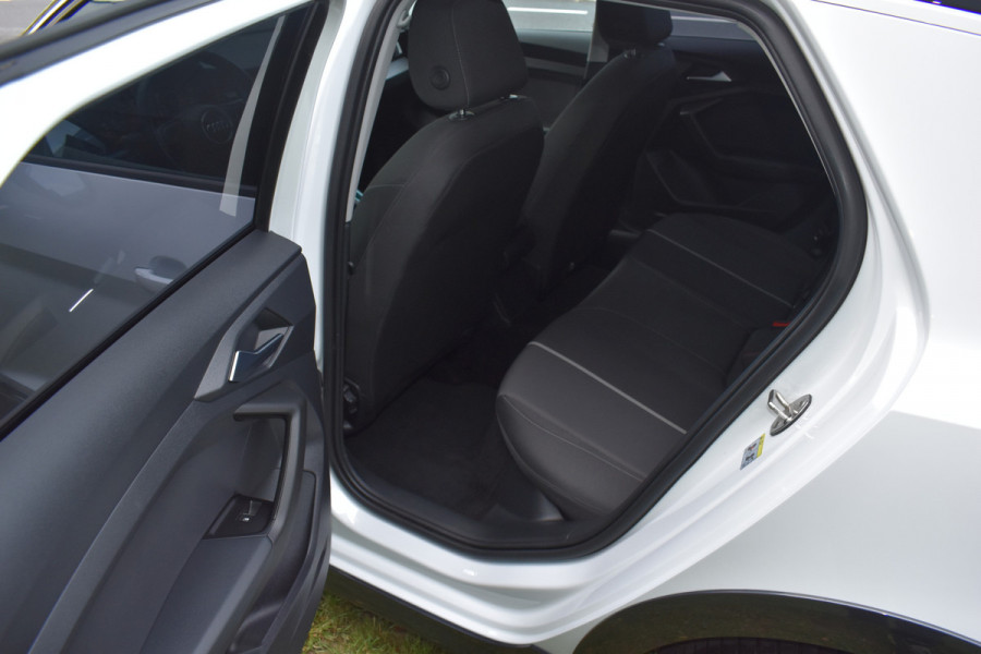 Audi A1 citycarver 30 TFSI Advanced Edition Automaat 2-tone kleur Pdc Stoelverwarming Cruisecontrol