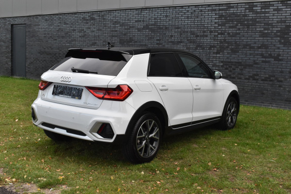 Audi A1 citycarver 30 TFSI Advanced Edition Automaat 2-tone kleur Pdc Stoelverwarming Cruisecontrol