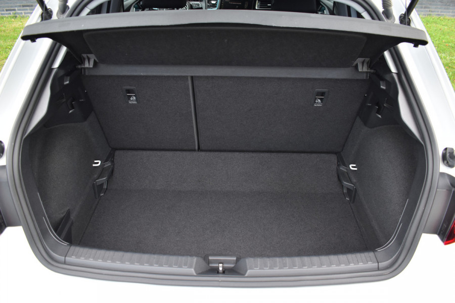Audi A1 citycarver 30 TFSI Advanced Edition Automaat 2-tone kleur Pdc Stoelverwarming Cruisecontrol