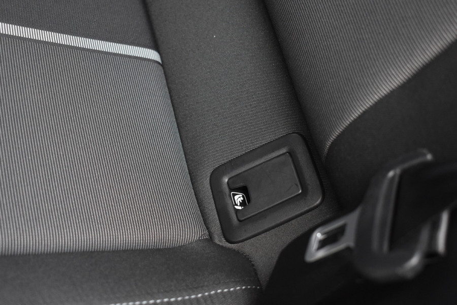 Audi A1 citycarver 30 TFSI Advanced Edition Automaat 2-tone kleur Pdc Stoelverwarming Cruisecontrol