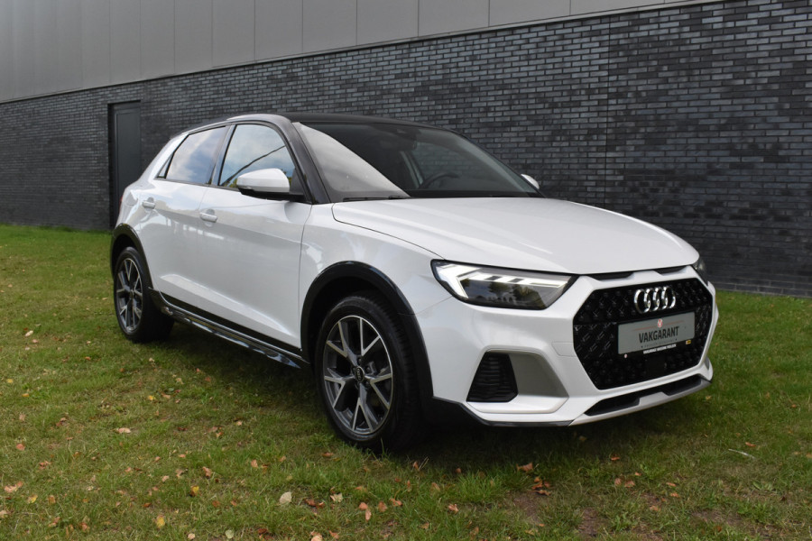 Audi A1 citycarver 30 TFSI Advanced Edition Automaat 2-tone kleur Pdc Stoelverwarming Cruisecontrol