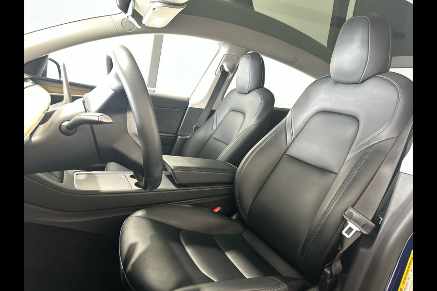 Tesla Model Y Long Range AWD 75 kWh | 20" Zwarte Turbine Velgen | Panoramadak | Incl BTW | Soh (batterijcheck) 90,6 % score!