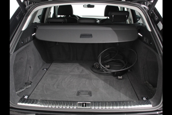 Audi e-tron 55 Advanced Quattro Navigatie Leder LED Matrix Tour Package Camera DAB+ Electrisch bedienbare achterklep