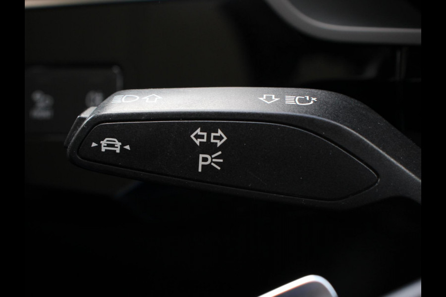 Audi e-tron 55 Advanced Quattro Navigatie Leder LED Matrix Tour Package Camera DAB+ Electrisch bedienbare achterklep