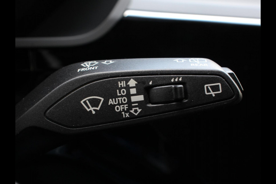 Audi e-tron 55 Advanced Quattro Navigatie Leder LED Matrix Tour Package Camera DAB+ Electrisch bedienbare achterklep