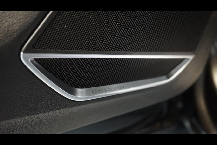 Audi Q3 40 TFSI Quattro 3x S-Line Black Optik AUTOMAAT-BANG OLUFSEN-NAVIGATIE-PANORAMA-TREKHAAK