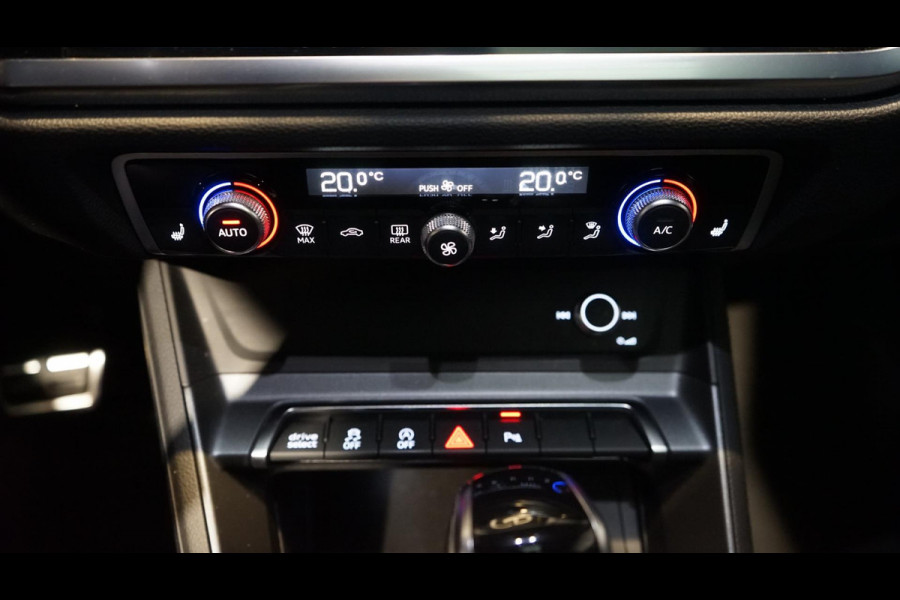 Audi Q3 40 TFSI Quattro 3x S-Line Black Optik AUTOMAAT-BANG OLUFSEN-NAVIGATIE-PANORAMA-TREKHAAK