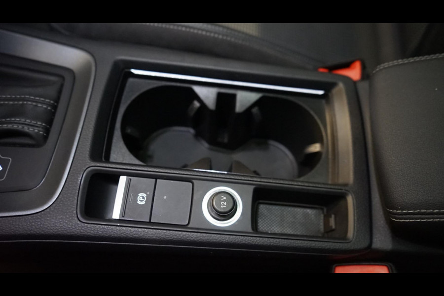 Audi Q3 40 TFSI Quattro 3x S-Line Black Optik AUTOMAAT-BANG OLUFSEN-NAVIGATIE-PANORAMA-TREKHAAK