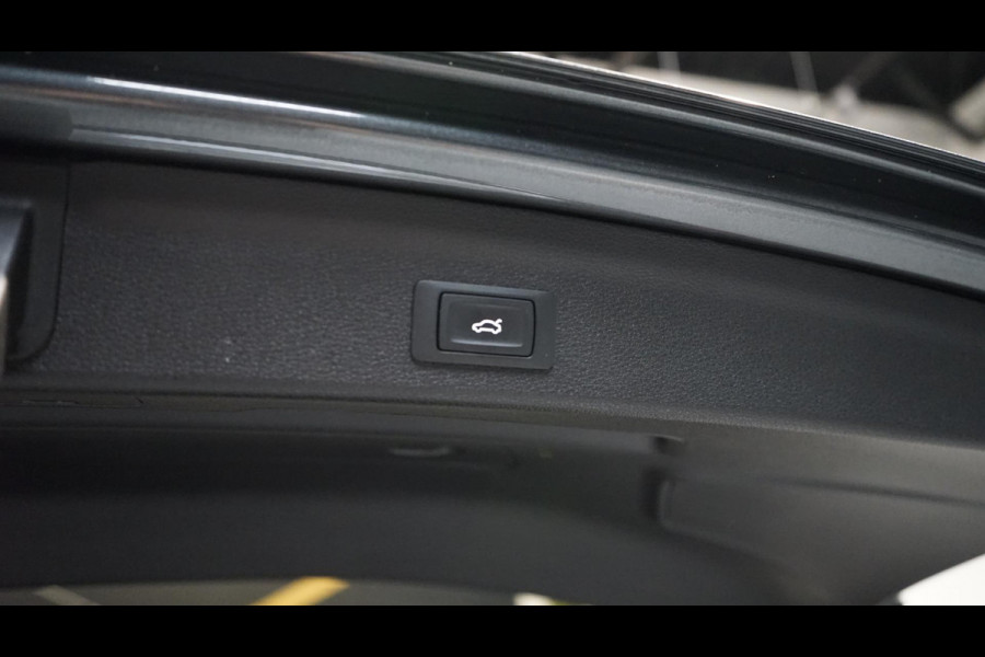 Audi Q3 40 TFSI Quattro 3x S-Line Black Optik AUTOMAAT-BANG OLUFSEN-NAVIGATIE-PANORAMA-TREKHAAK