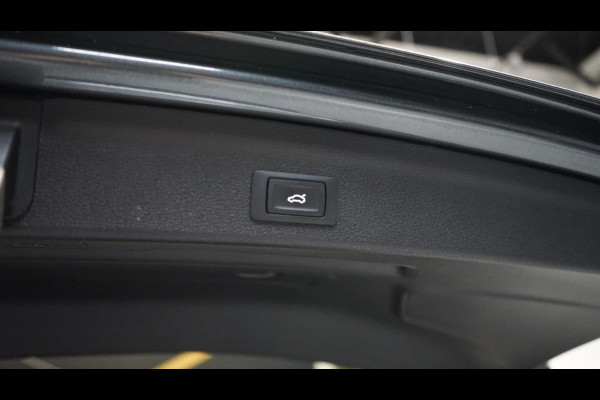 Audi Q3 40 TFSI Quattro 3x S-Line Black Optik AUTOMAAT-BANG OLUFSEN-NAVIGATIE-PANORAMA-TREKHAAK