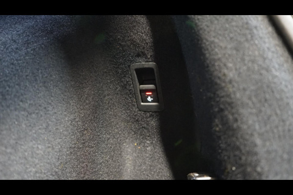 Audi Q3 40 TFSI Quattro 3x S-Line Black Optik AUTOMAAT-BANG OLUFSEN-NAVIGATIE-PANORAMA-TREKHAAK