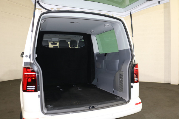 Volkswagen Transporter Caravelle 2.0 TDI 150pk L2 H1 Automaat Volkswagen Transporter Caravelle 2.0 TDI 150pk L2 H1 Automaat