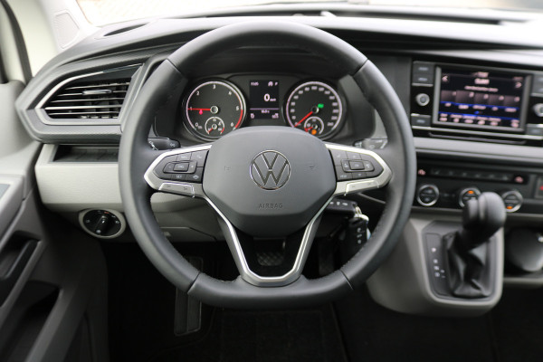 Volkswagen Transporter Caravelle 2.0 TDI 150pk L2 H1 Automaat Volkswagen Transporter Caravelle 2.0 TDI 150pk L2 H1 Automaat