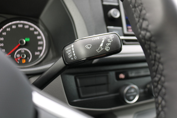 Volkswagen Transporter Caravelle 2.0 TDI 150pk L2 H1 Automaat Volkswagen Transporter Caravelle 2.0 TDI 150pk L2 H1 Automaat