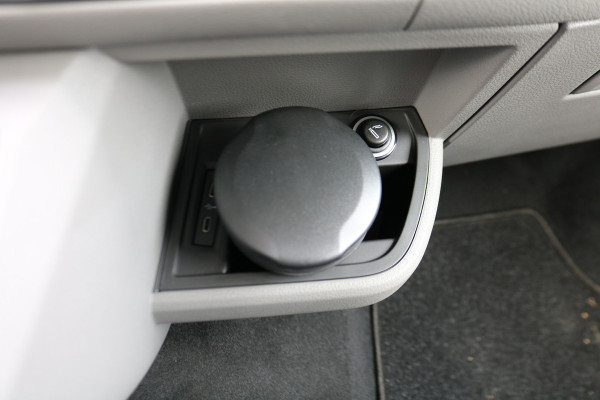 Volkswagen Transporter Caravelle 2.0 TDI 150pk L2 H1 Automaat Volkswagen Transporter Caravelle 2.0 TDI 150pk L2 H1 Automaat