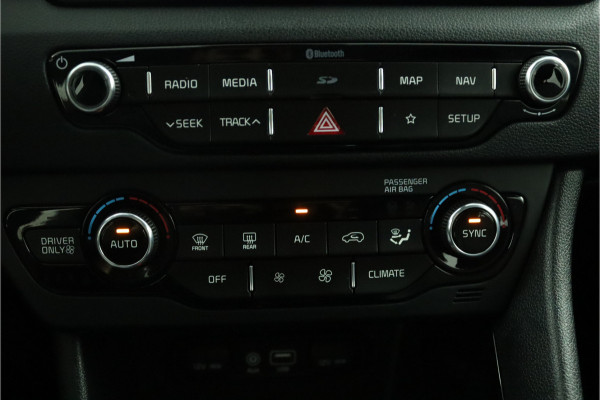 Kia Niro 1.6 GDi Hybrid DynamicLine - Navigatie - Cruise Control - Climate Control - Achteruitrijcamera - 12 Maanden Bovag Garantie