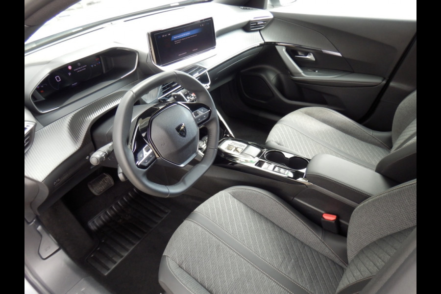Peugeot 2008 1.2 130PK Automaat | Navigatie | Apple Carpl. Andr. Auto