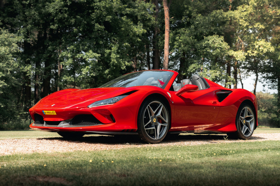 Ferrari F8 Spider 3.9 V8 HELE | Carbon | Lift | Passenger Display | Orig. NL |