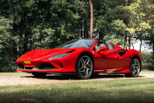 Ferrari F8 Spider 3.9 V8 HELE | Carbon | Lift | Passenger Display | Orig. NL |