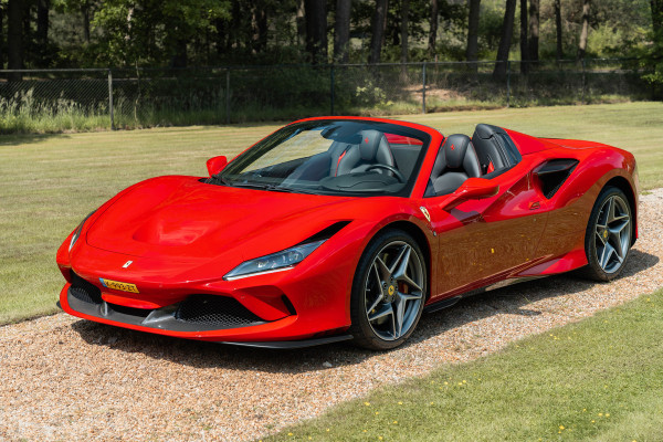 Ferrari F8 Spider 3.9 V8 HELE | Carbon | Lift | Passenger Display | Orig. NL |