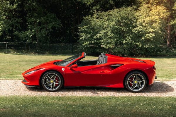 Ferrari F8 Spider 3.9 V8 HELE | Carbon | Lift | Passenger Display | Orig. NL |