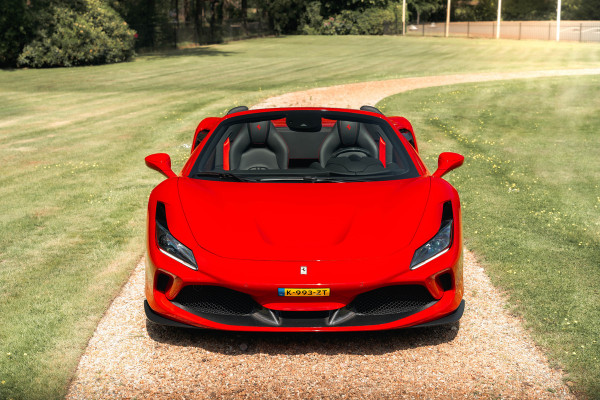 Ferrari F8 Spider 3.9 V8 HELE | Carbon | Lift | Passenger Display | Orig. NL |