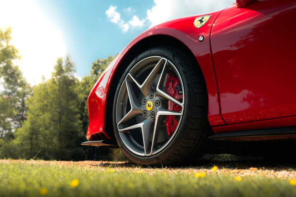 Ferrari F8 Spider 3.9 V8 HELE | Carbon | Lift | Passenger Display | Orig. NL |