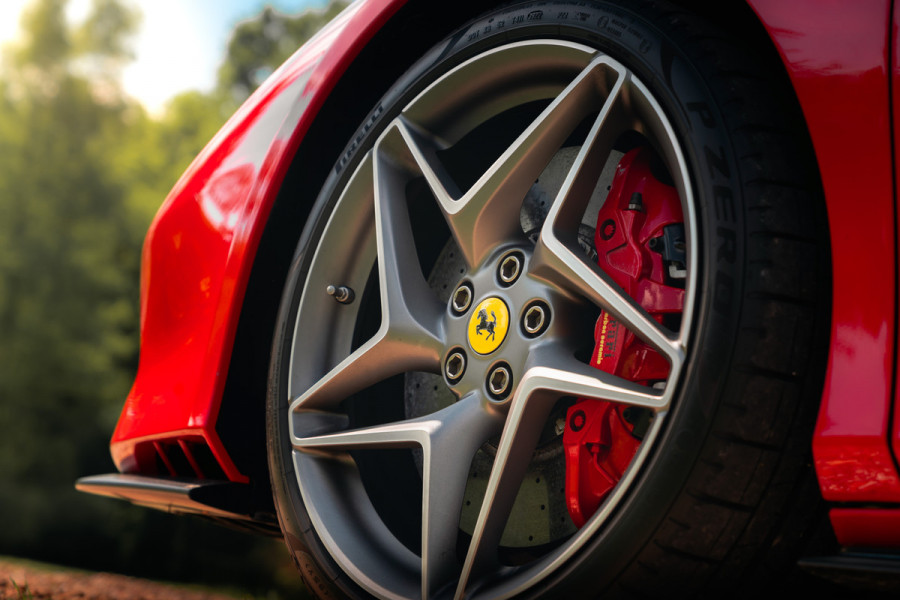 Ferrari F8 Spider 3.9 V8 HELE | Carbon | Lift | Passenger Display | Orig. NL |