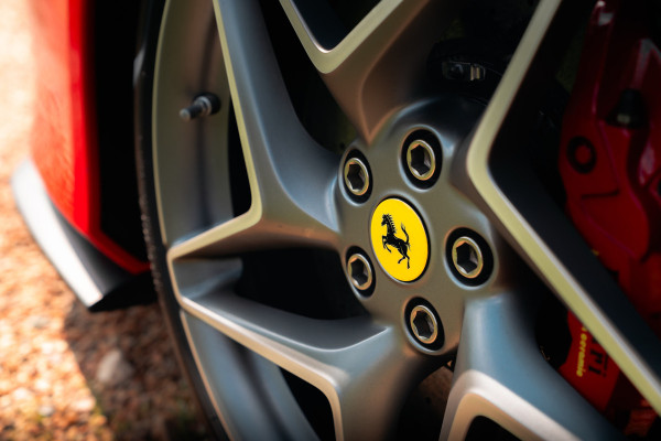 Ferrari F8 Spider 3.9 V8 HELE | Carbon | Lift | Passenger Display | Orig. NL |