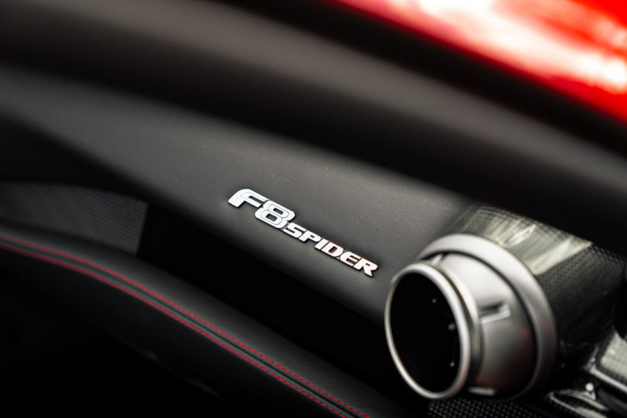 Ferrari F8 Spider 3.9 V8 HELE | Carbon | Lift | Passenger Display | Orig. NL |