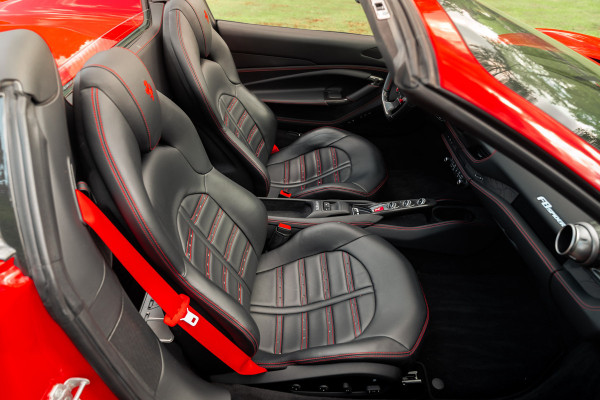 Ferrari F8 Spider 3.9 V8 HELE | Carbon | Lift | Passenger Display | Orig. NL |