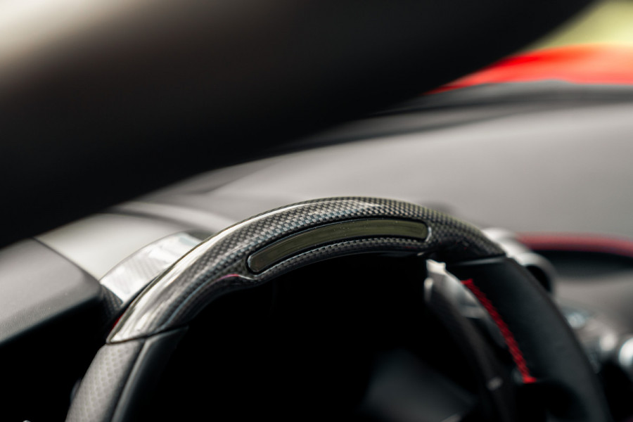 Ferrari F8 Spider 3.9 V8 HELE | Carbon | Lift | Passenger Display | Orig. NL |