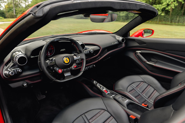 Ferrari F8 Spider 3.9 V8 HELE | Carbon | Lift | Passenger Display | Orig. NL |