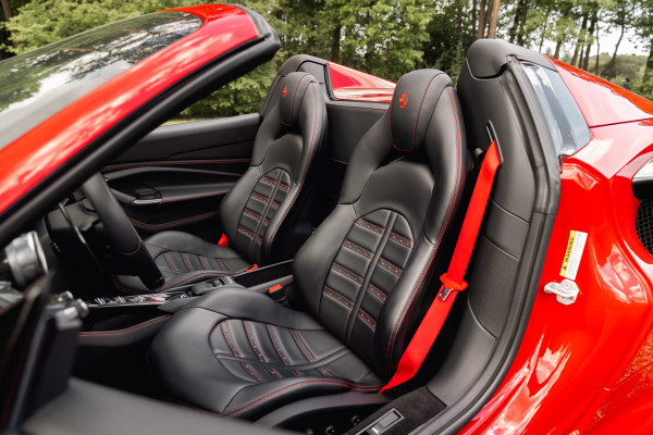 Ferrari F8 Spider 3.9 V8 HELE | Carbon | Lift | Passenger Display | Orig. NL |