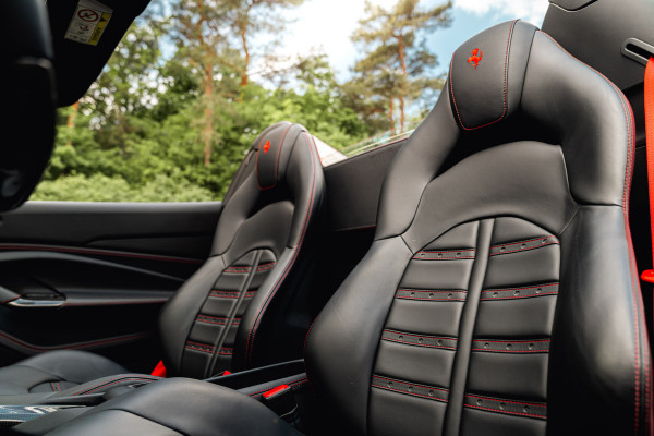 Ferrari F8 Spider 3.9 V8 HELE | Carbon | Lift | Passenger Display | Orig. NL |