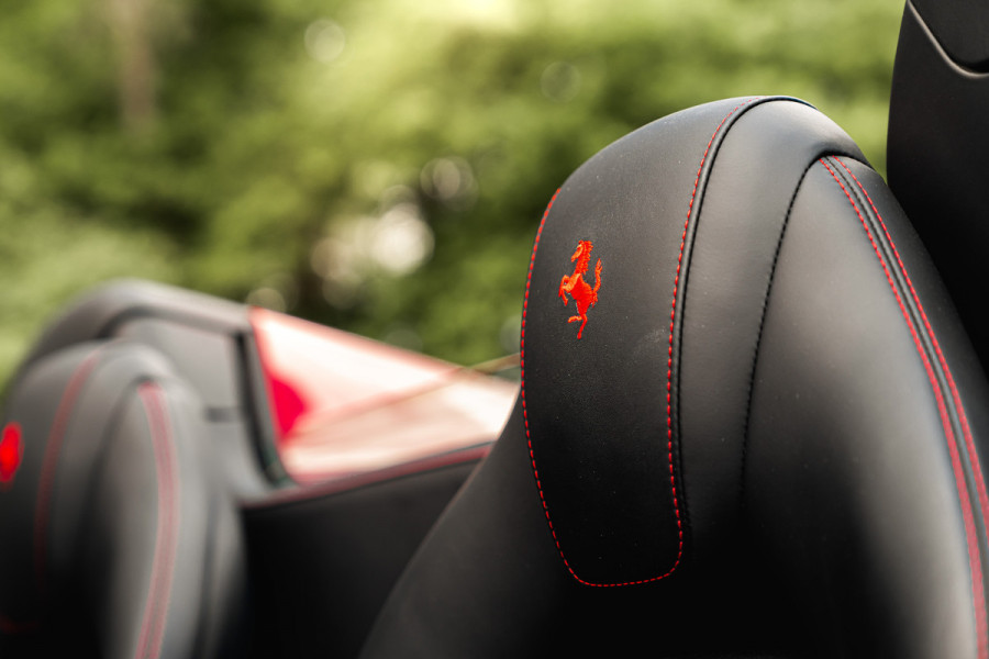 Ferrari F8 Spider 3.9 V8 HELE | Carbon | Lift | Passenger Display | Orig. NL |