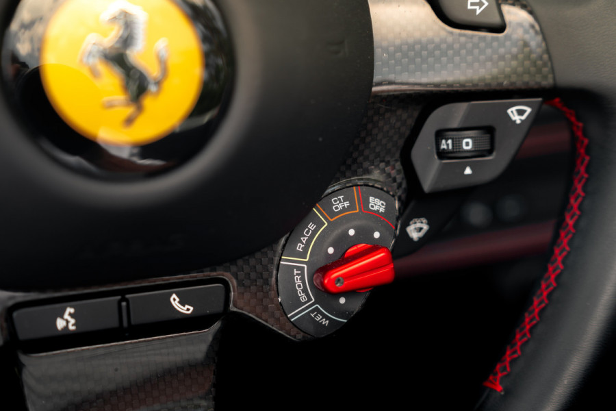 Ferrari F8 Spider 3.9 V8 HELE | Carbon | Lift | Passenger Display | Orig. NL |