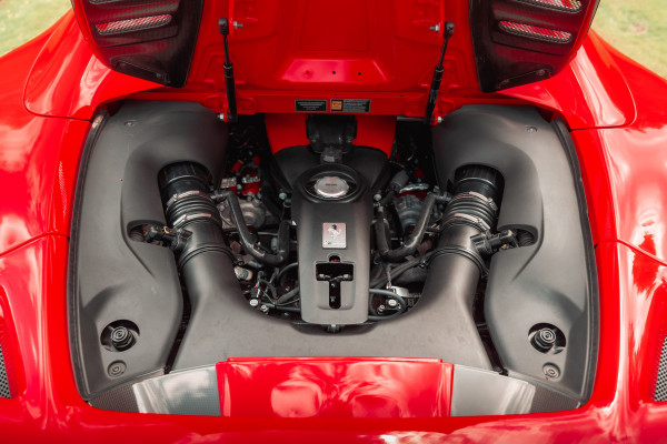 Ferrari F8 Spider 3.9 V8 HELE | Carbon | Lift | Passenger Display | Orig. NL |