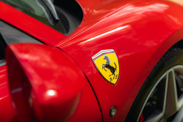 Ferrari F8 Spider 3.9 V8 HELE | Carbon | Lift | Passenger Display | Orig. NL |