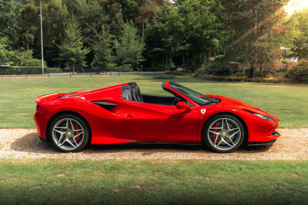 Ferrari F8 Spider 3.9 V8 HELE | Carbon | Lift | Passenger Display | Orig. NL |